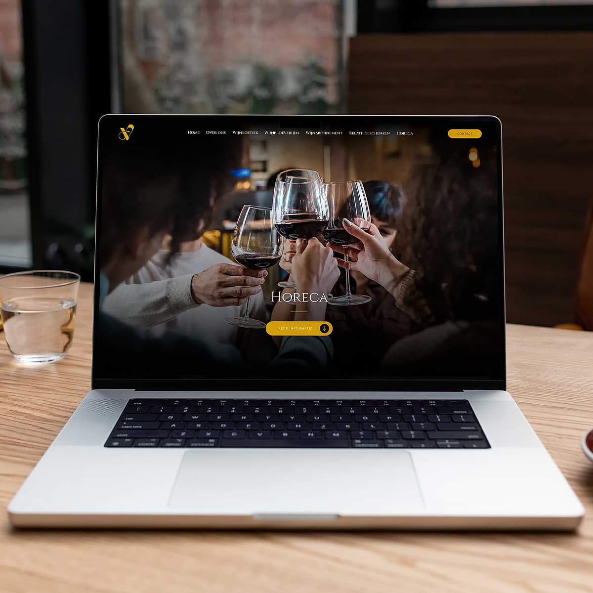 Website laten maken Valkenswaard – Logo, huisstijl en webdesign voor Wijnboetiek Vonkel door Blok56